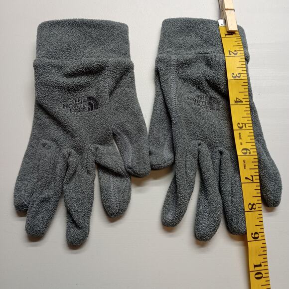 The North Face Women Soft Fleece Insulated Winter Gloves - Picture 2 of 6